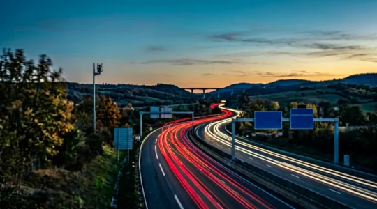 Système de contrôle automatique radar vérifiant l'assurance d'un véhicule sur autoroute française
